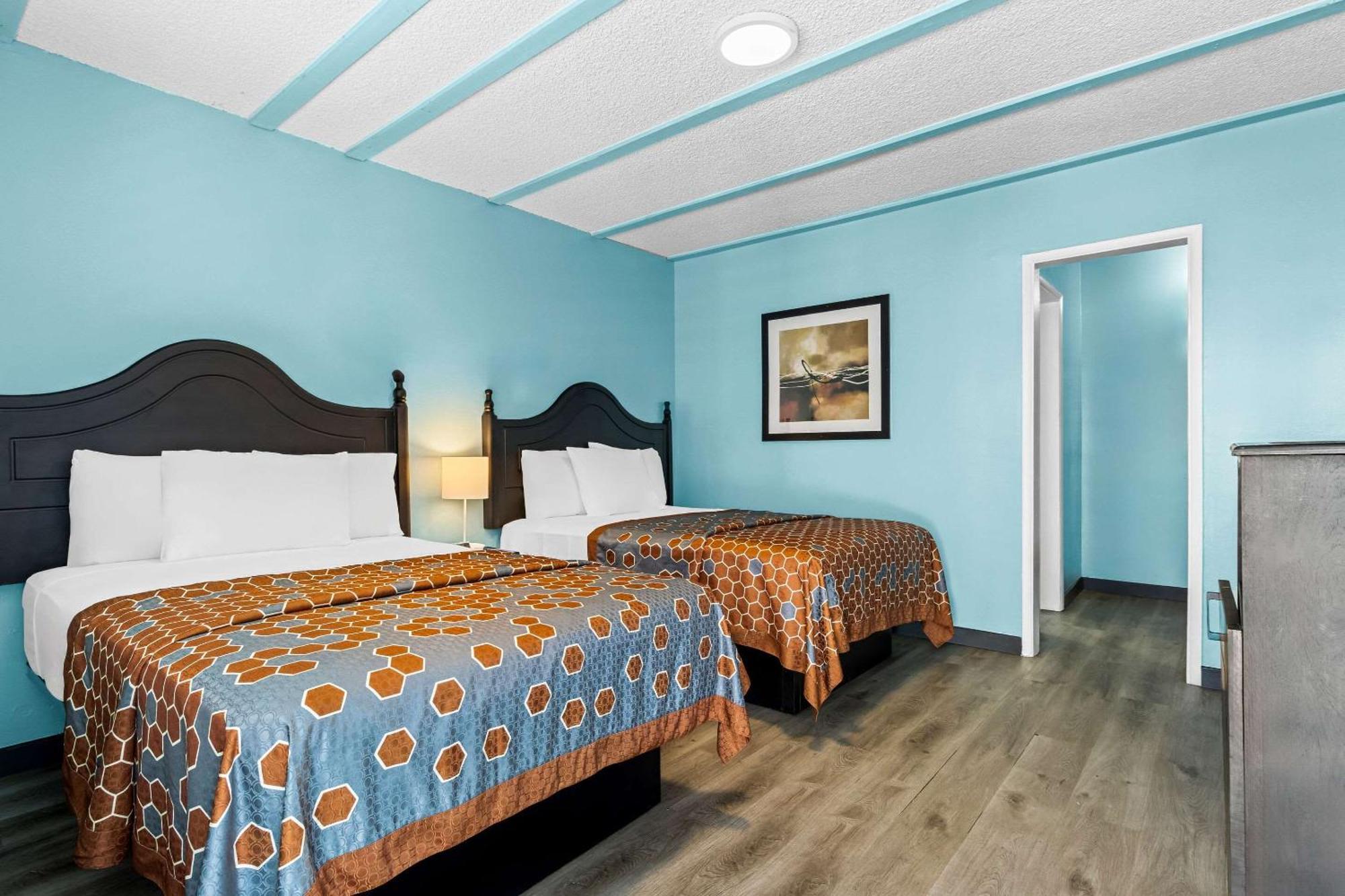 Rodeway Inn & Suites North Hollywood Burbank Airport - Universal Area Лос-Анджелес Экстерьер фото